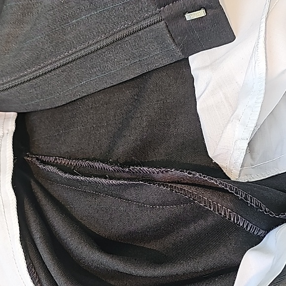 Beautiful man's 2 pce suit. - Picture 12 of 13